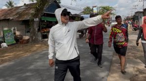 Sujiwo meninjau penataan kios WBA Kuala Dua Kubu Raya