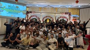 Pengusaha rental mobil Pontianak menggelar buka puasa bersama dan santunan anak yatim