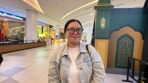 Pengunjung berbelanja kebutuhan Lebaran di Gaia Bumi Raya City Kubu Raya.