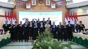 Ria Norsan di acara HUT Bank Kalbar ke-62