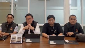 Direktur Disway Kalbar didampingi kuasa hukum terkait kasus pelemparan batu