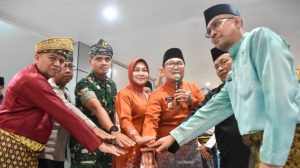 Bupati Kubu Raya meluncurkan aplikasi E-Adipati saat Hardiknas 2026
