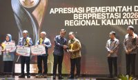 Ria Norsan menerima penghargaan nasional Kemendagri untuk Kalbar