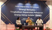 Sosialisasi aplikasi APOA oleh Imigrasi Pontianak kepada pengelola hotel dan penginapan.