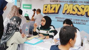 Pelayanan Pasporia Imigrasi Pontianak di Car Free Day Pontianak.