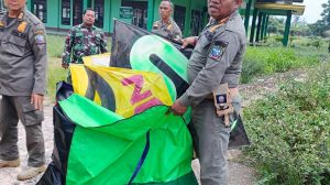 Satpol PP Pontianak menyita puluhan layangan dan benang gelondongan dalam operasi penertiban di Pontianak Utara.