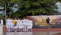 Peserta Lomba Kreasi PBB dan Pengibaran Bendera MPR RI tingkat Kalimantan Barat menampilkan formasi terbaik di Kabupaten Kubu Raya, Sabtu (13/6/2026).