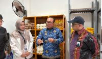 Bupati Kubu Raya Sujiwo meluncurkan Gerai Maju Perumda di Kubu Raya