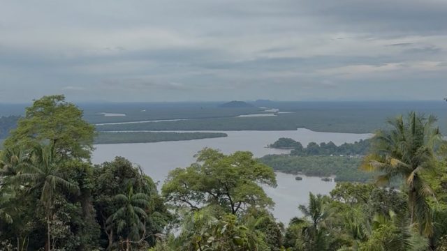 Pemandangan Bukit Cinta Alam Batu Ampar di Kabupaten Kubu Raya.