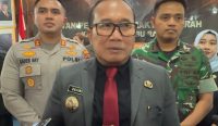 Bupati Sujiwo saat menyampaikan LPJ APBD Kubu Raya dan capaian opini WTP ke-12
