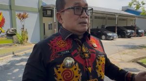 Bupati Sujiwo memberikan keterangan terkait 84 titik api karhutla di Kubu Raya