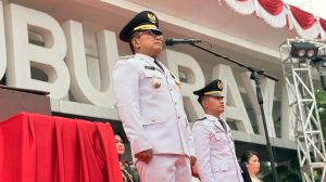 Sujiwo saat upacara HUT ke-81 RI di Kubu Raya