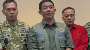 Kepala BNPB Suharyanto membahas penanganan karhutla di Kalimantan Barat