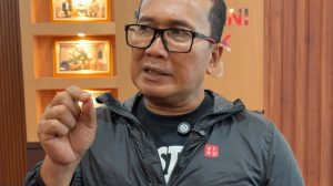 Bupati Sujiwo memberikan keterangan terkait status tanggap darurat karhutla di Kubu Raya.