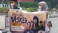 Imigrasi Pontianak bagikan 1.700 masker di tengah kabut asap