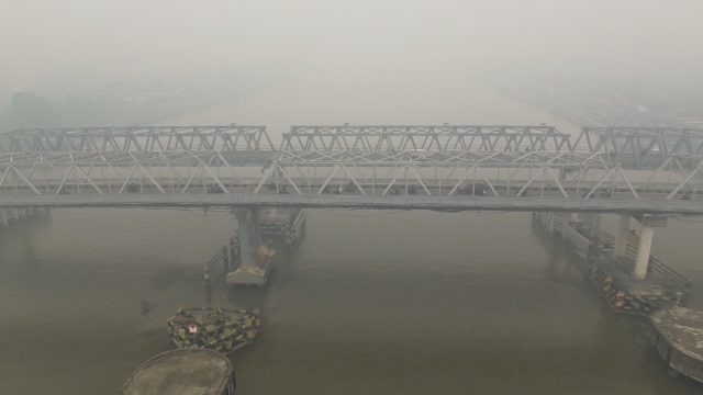 Kabut asap ganggu penerbangan di Bandara Supadio Pontianak