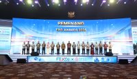 Ria Norsan menerima penghargaan TPID Provinsi Terbaik 2026