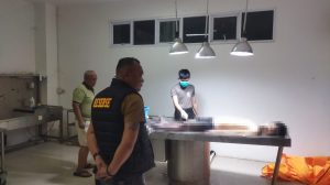 Polisi melakukan penanganan kasus penemuan pria meninggal di Kecamatan Sungai Ambawang, Kabupaten Kubu Raya.