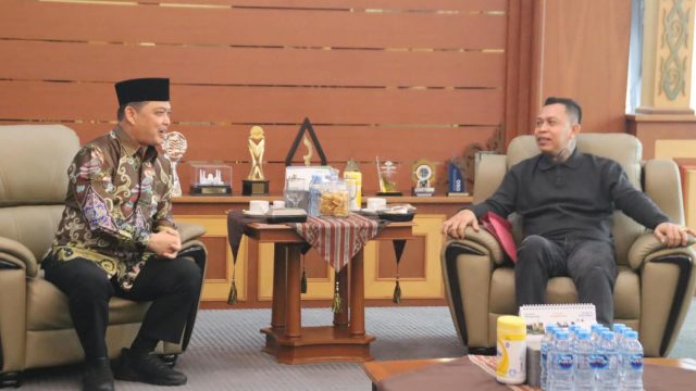 Gubernur Kalbar Ria Norsan menindaklanjuti aspirasi kepala sekolah di wilayah pedalaman Kalimantan Barat.
