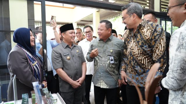 Gubernur Kalimantan Barat Ria Norsan menghadiri Bursa Wirausaha Unggulan 2026 di Universitas Tanjungpura, Pontianak.