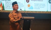 Gubernur Ria Norsan membahas aturan perladangan berbasis kearifan lokal dan pencegahan karhutla di Kalimantan Barat.