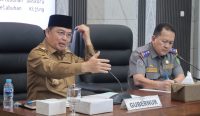 Lalu lintas kendaraan di Jembatan Kapuas Pontianak, Kalimantan Barat.